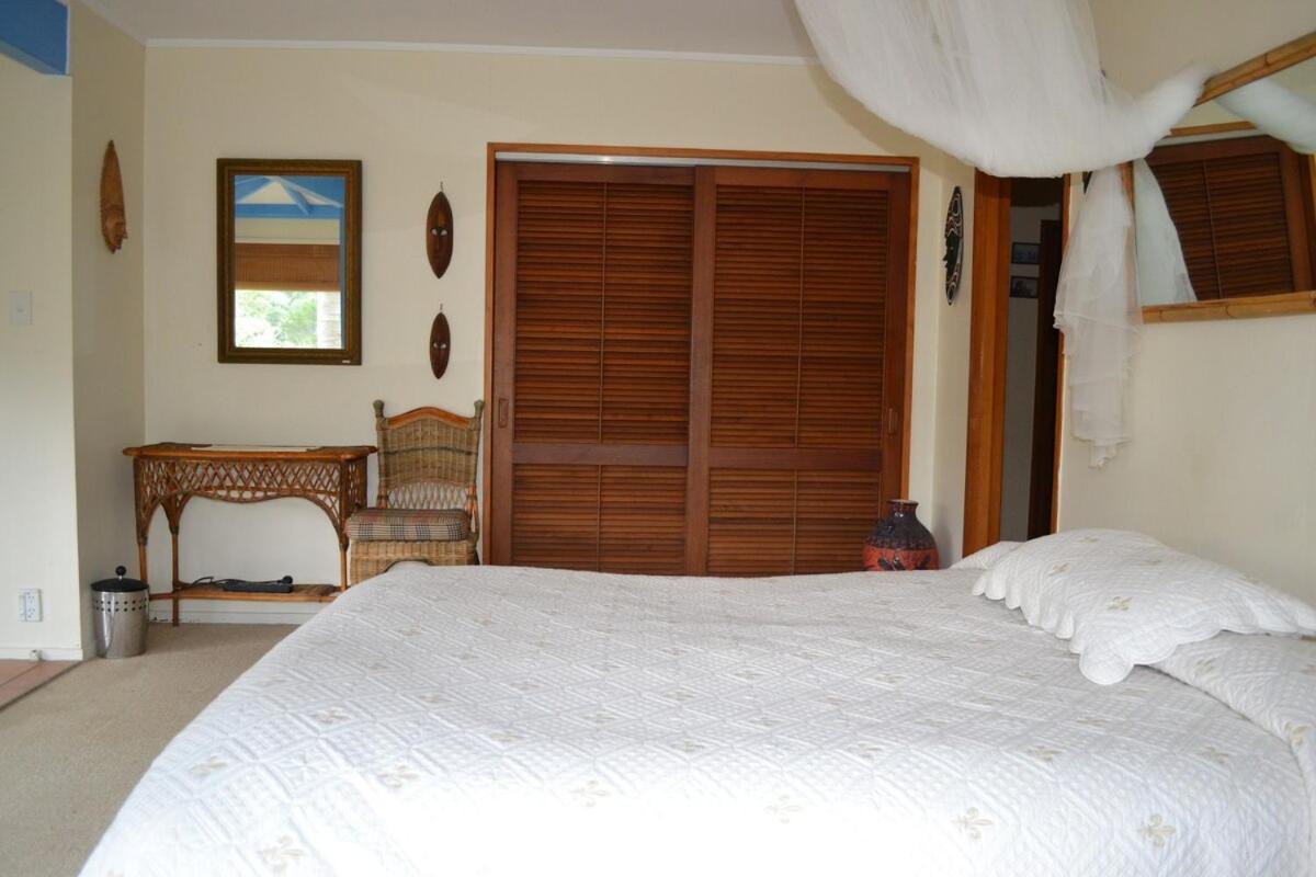 Great Barrier Oasis Lodge Tryphena Dış mekan fotoğraf
