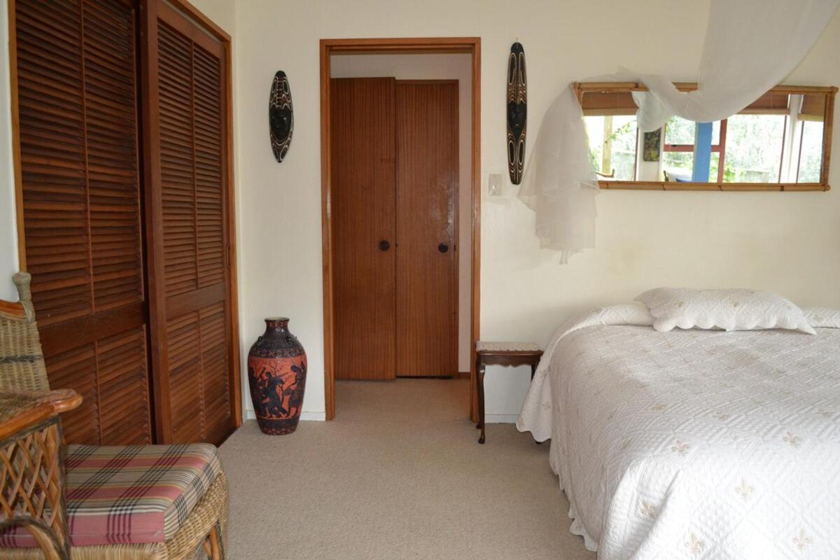 Great Barrier Oasis Lodge Tryphena Dış mekan fotoğraf